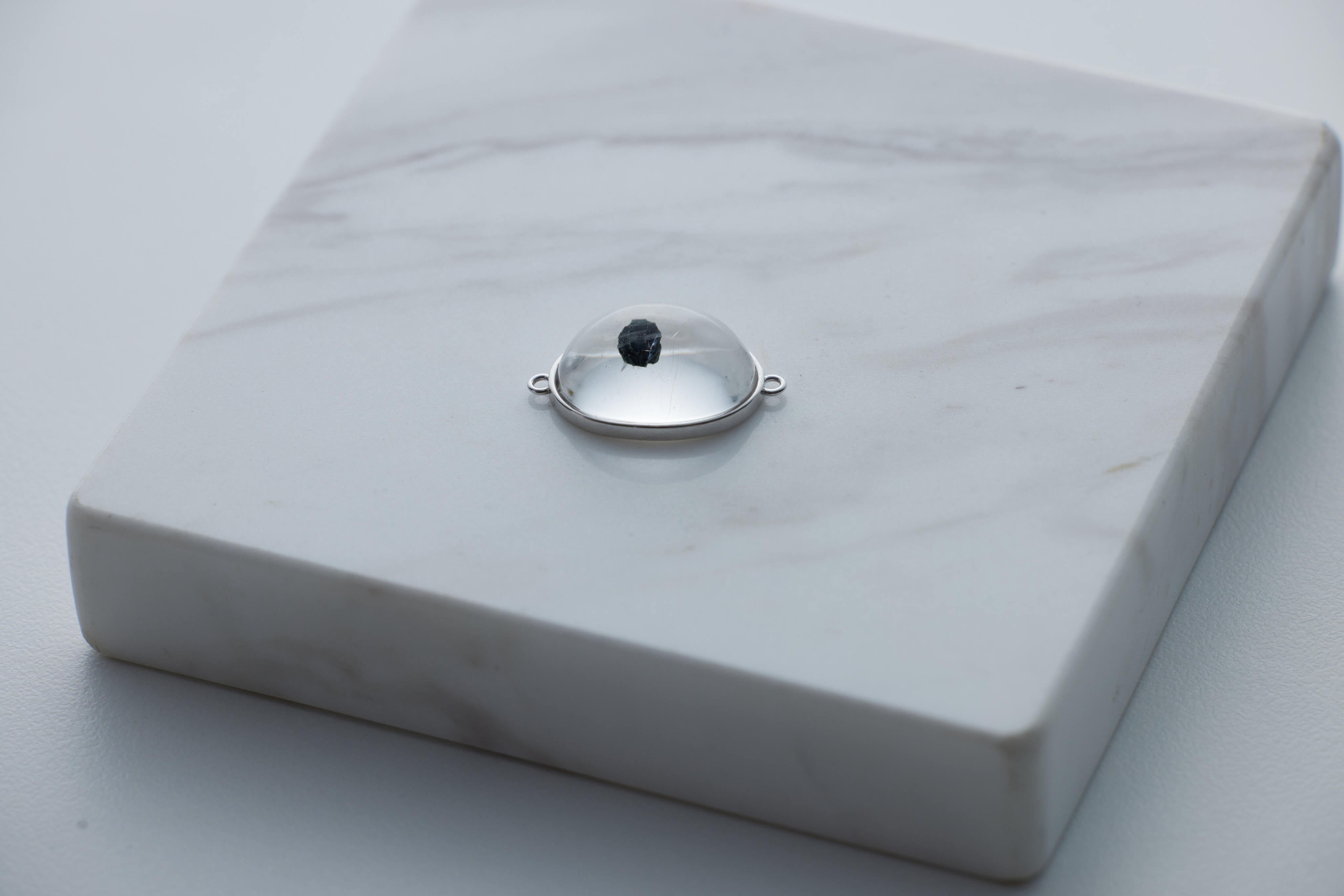 收藏款｜閃靈鑽黑紗包裹體礦 × 純銀包邊蛋面｜驅散負能量×淨化磁場