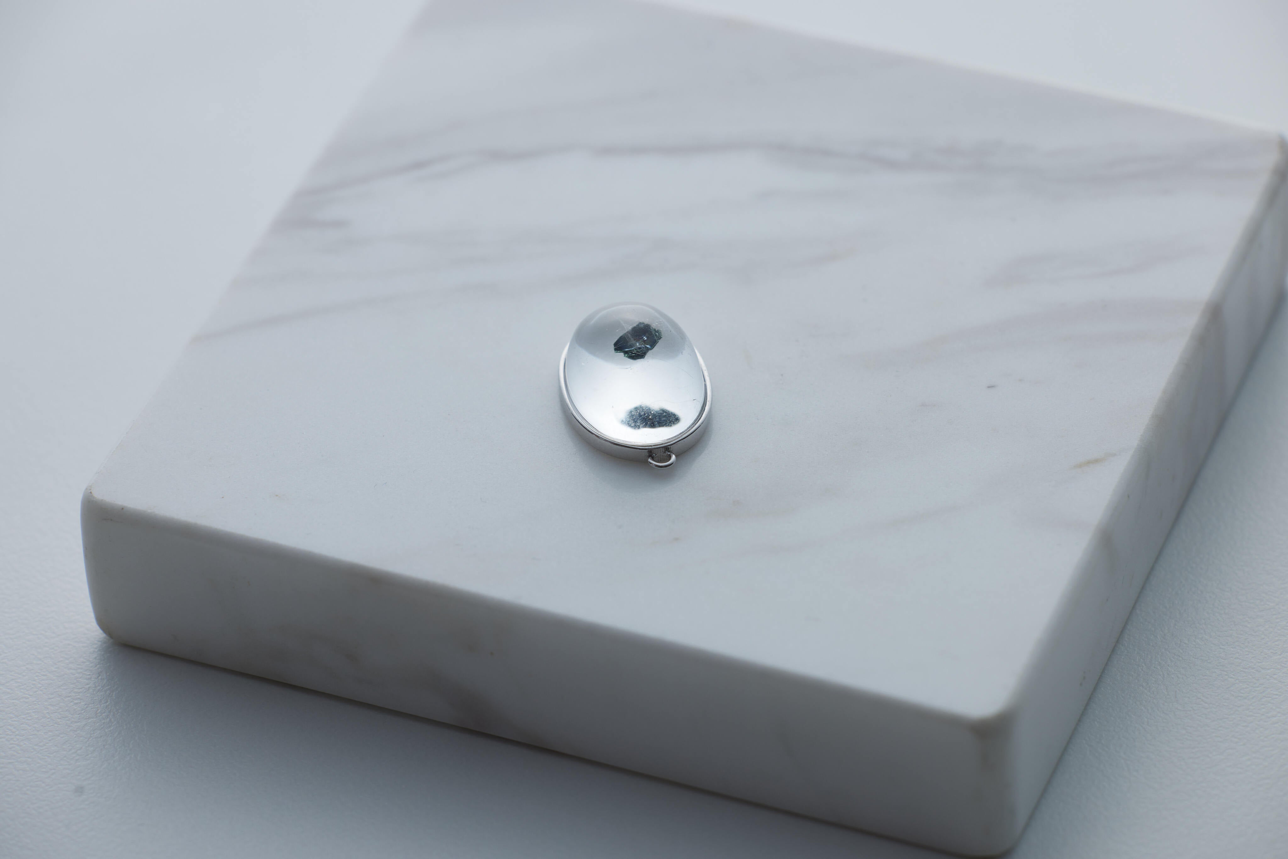 收藏款｜閃靈鑽黑紗包裹體礦 × 純銀包邊蛋面｜驅散負能量×淨化磁場