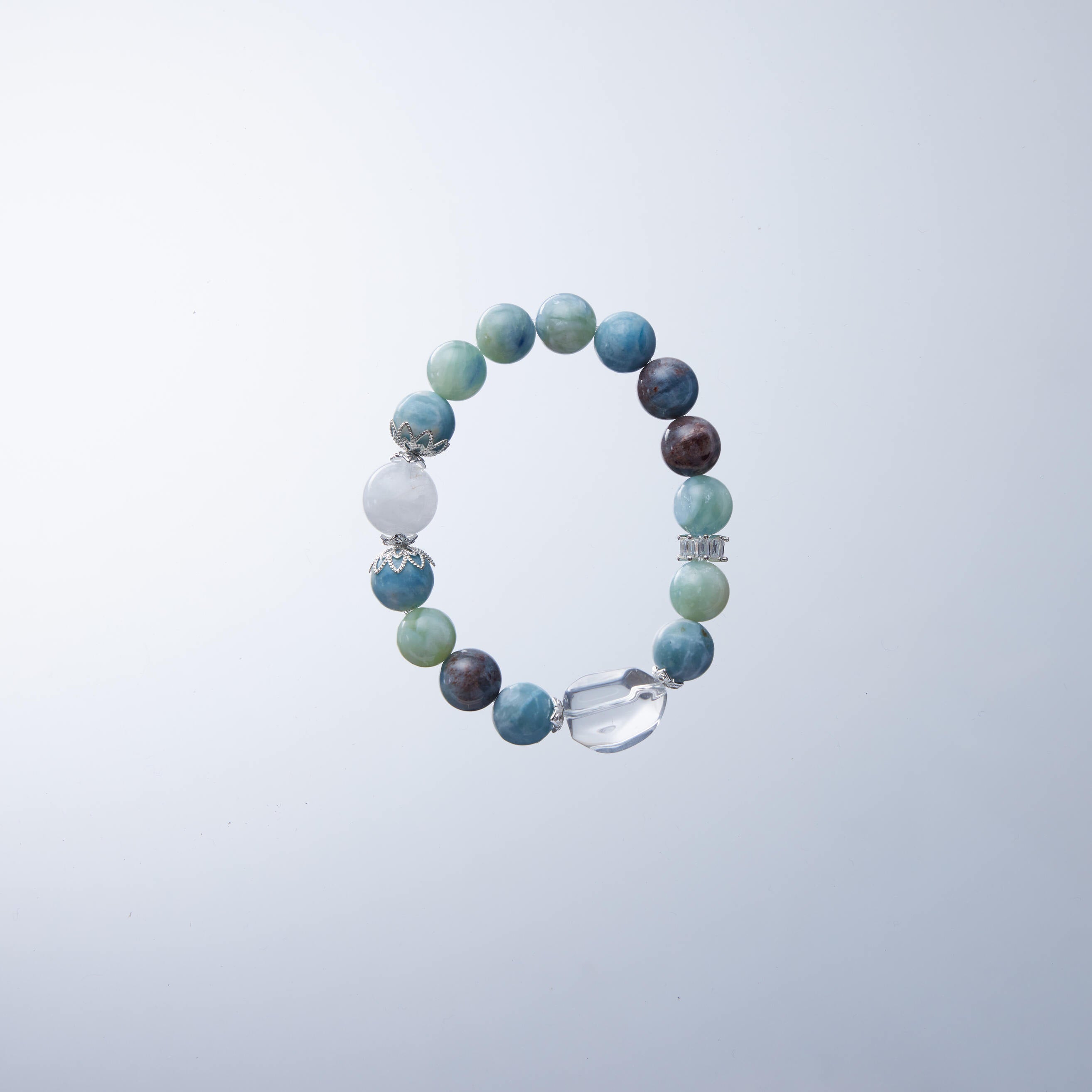 島嶼海藍寶水晶手鏈｜ 三色島嶼稀缺礦「調節情緒溝通之石」11mm 脈輪：喉輪、白水晶、白幽靈聚寶盆