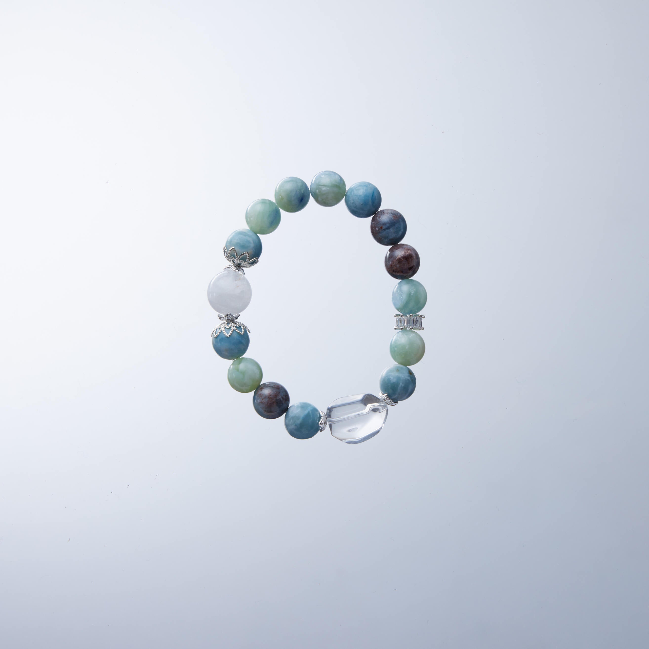 島嶼海藍寶水晶手鏈｜ 三色島嶼稀缺礦「調節情緒溝通之石」11mm 脈輪：喉輪、白水晶、白幽靈聚寶盆