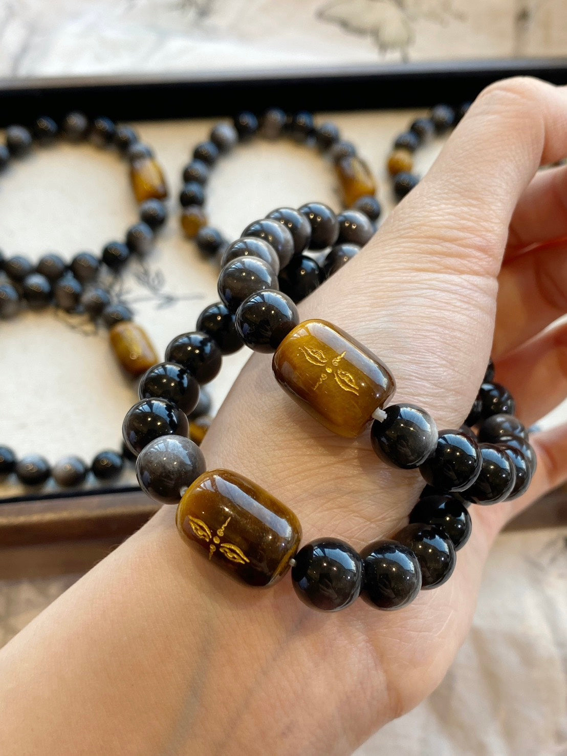 天然黃虎眼 × 雕刻銀曜石水晶手串｜10mm｜情侶款