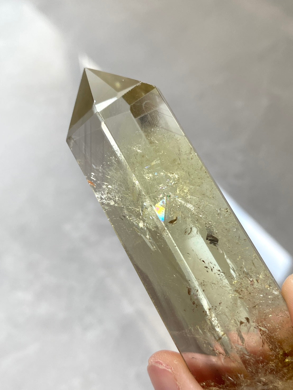 限量典藏｜高品巴西黃茶晶水晶柱｜黑金光影之境｜招財聚財